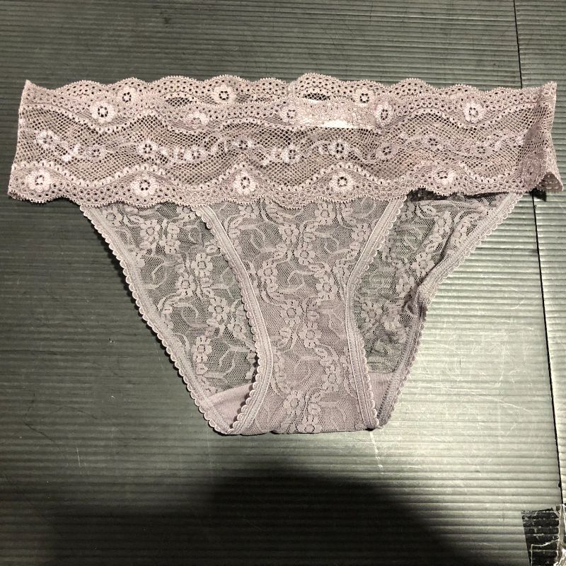 Photo 1 of b.tempt'd Women's Lace Kiss Panty SMALL
