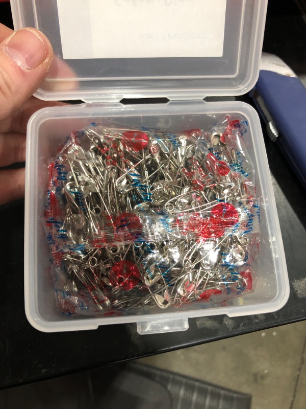 Photo 2 of 500 PCS Safety pins