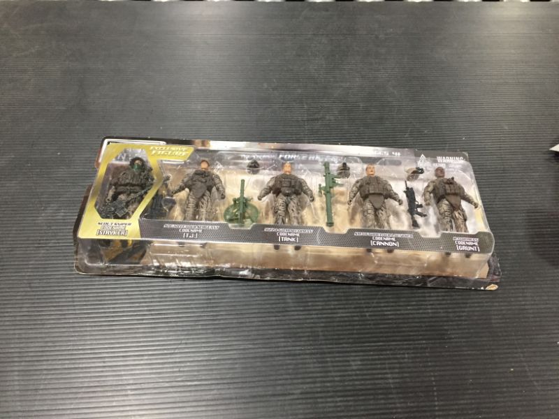 Photo 2 of Elite Force Marine Recon Action Figures – 5 Pack Military Toy Soldiers Playset | Realistic Gear and Accessories – Sunny Days Entertainment
