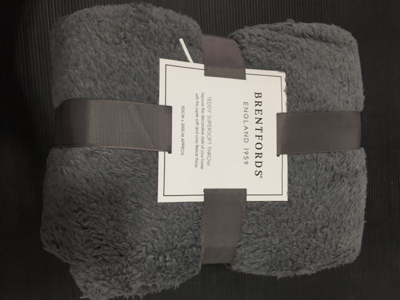 Photo 2 of Brentfords Teddy Fleece Blanket Large Throw Over Bed Plush Super Soft Warm Sofa Bedspread, Silver Grey - 60" x 78"
