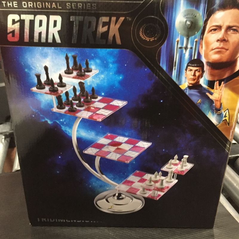 Photo 3 of Star Trek Tridimensional Chess Set
