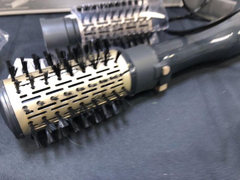 Photo 1 of Infiniti Pro Spin Dual Head Brush BC181