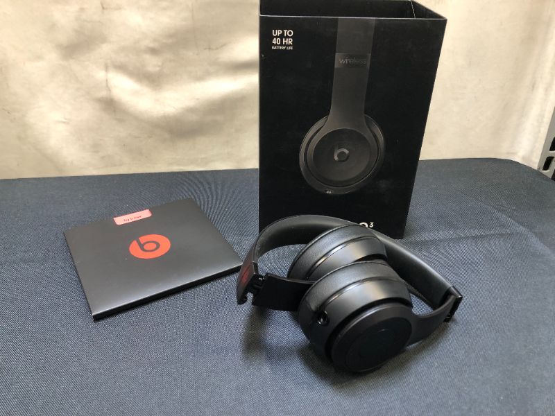 Photo 6 of Beats Solo3 Wireless On-Ear Headphones - Apple W1 Headphone Chip, Class 1 Bluetooth, 40 Hours of Listening Time, Built-in Microphone - Black (Latest Model)
