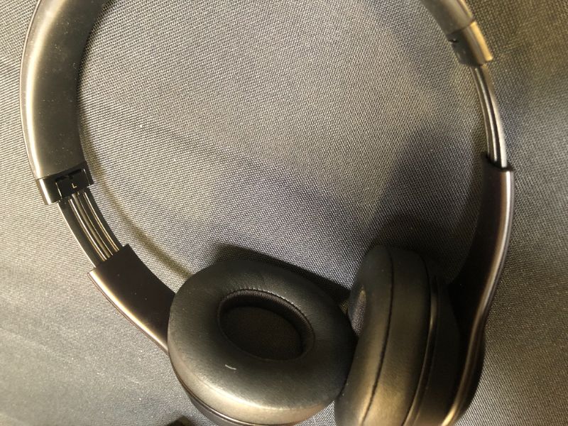 Photo 7 of Beats Solo3 Wireless On-Ear Headphones - Apple W1 Headphone Chip, Class 1 Bluetooth, 40 Hours of Listening Time, Built-in Microphone - Black (Latest Model)
