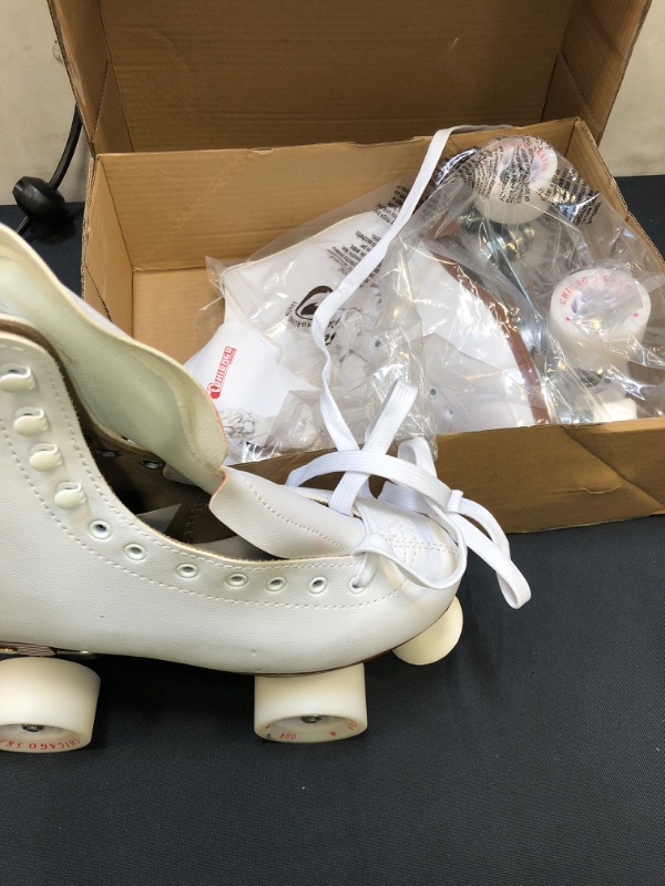 Photo 3 of -SIZE 8- CHICAGO Skates Deluxe Leather Lined Rink Skate Ladies and Girls
