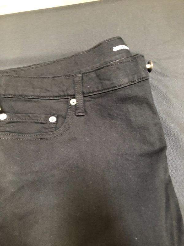 Photo 1 of Amazon Essentials Men's Jean Size 38Wx34L
