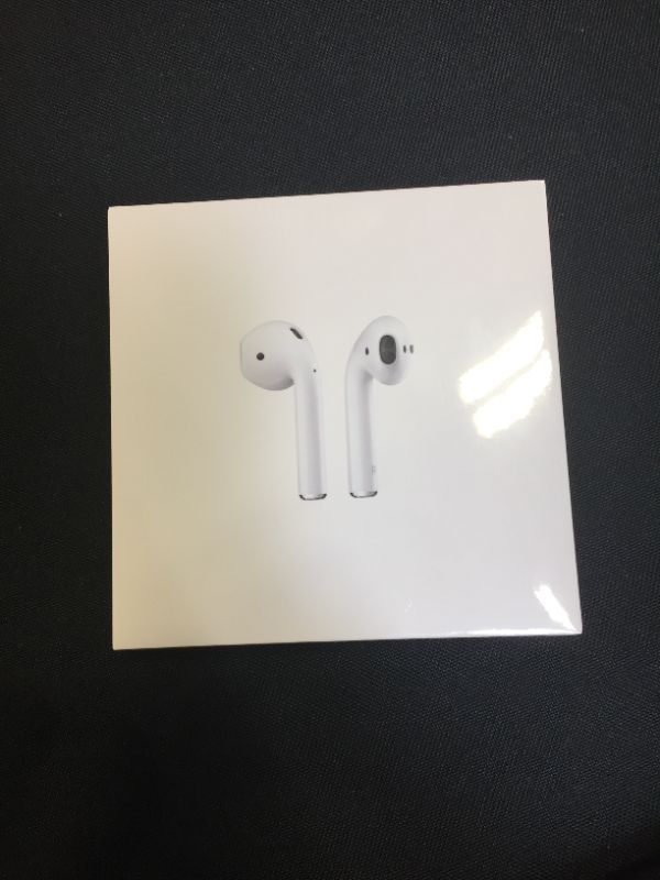 Photo 3 of Apple AirPods (2nd Generation)
