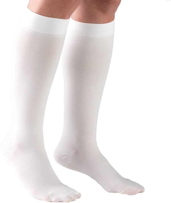 Photo 1 of TRUFORM Leg Health Men's Knee High White Athletic Socks #1933 Medium or X-Large
