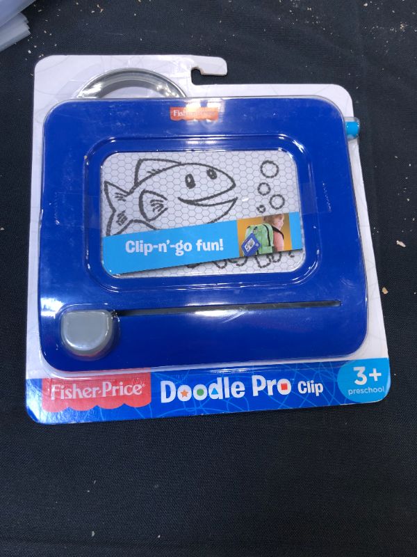 Photo 2 of Fisher-Price Doodle Pro Clip, Blue
