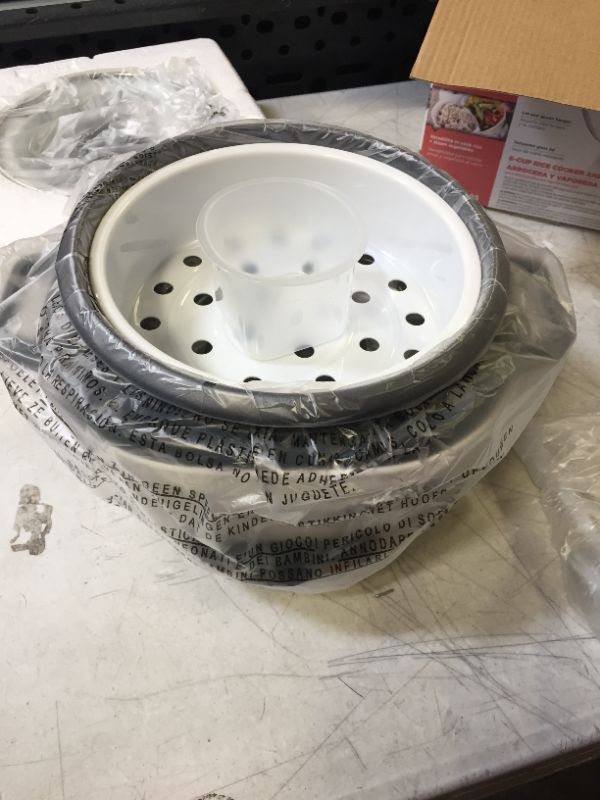 Photo 1 of Black-Decker 6-Cup Rice Cooker, White Out