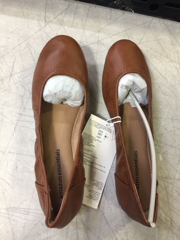 Photo 1 of AMAZON ESSENTIALS flats camel color size 9 1/2