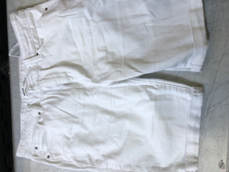 Photo 2 of -SIZE 10- Levi's Women's Bermuda Short
