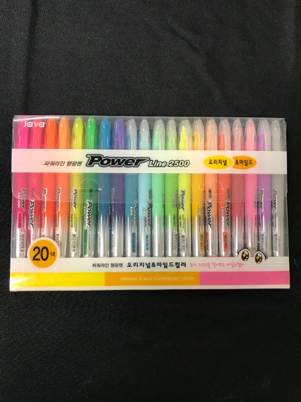 Photo 1 of 20 pack of high lighter markers 