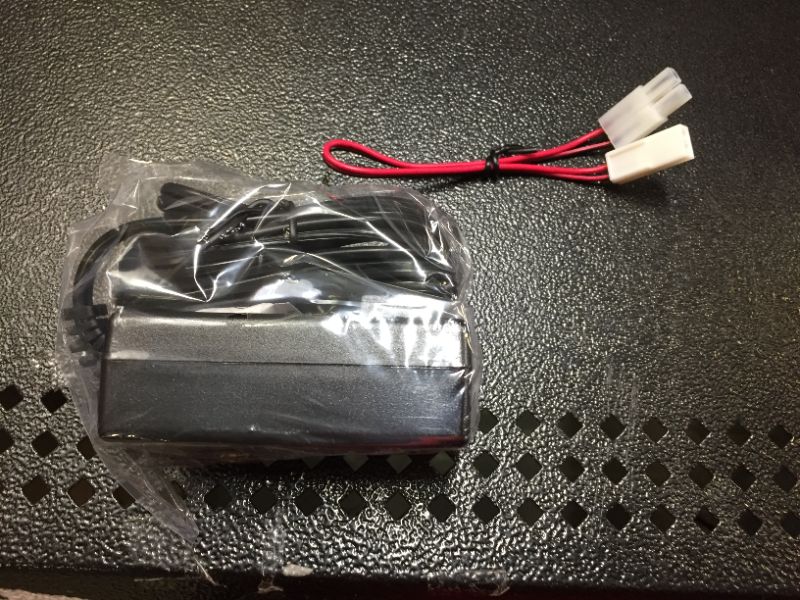 Photo 3 of Tenergy 01026 Smart Charger for 8.4v 9.6v NiMH Battery Packs
