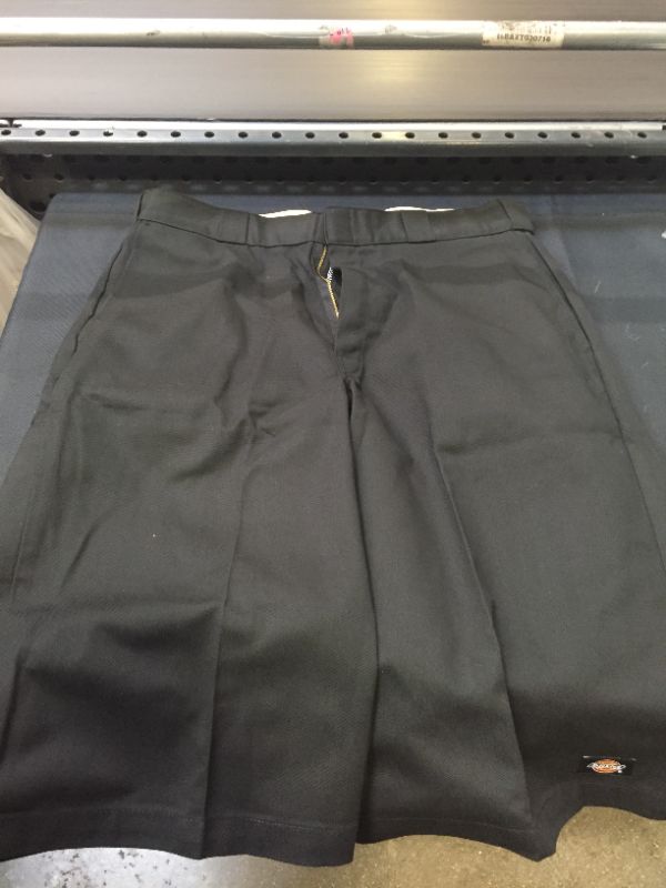 Photo 2 of Dickies Mens and Big Mens 15" Loose Fit Multi-Use Pocket Work Shorts
Size: 34
