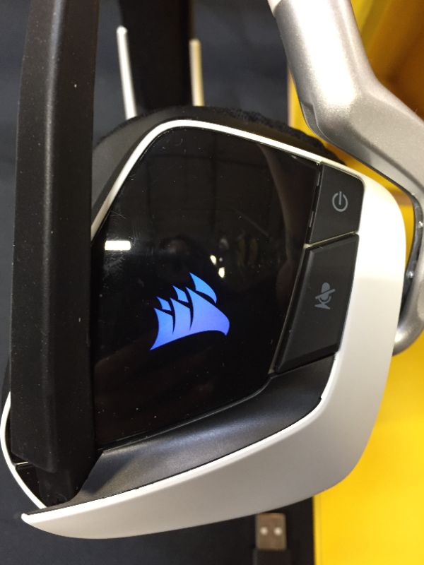 Photo 6 of Corsair VOID RGB Elite Wireless Premium Gaming Headset with 7.1 Surround Sound - Discord Certified - Works with PC, PS5 and PS4 - White (CA-9011202-NA)
