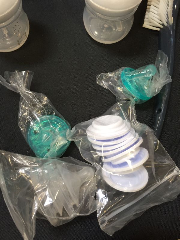Photo 1 of Philips Avent Natural Baby Bottle Newborn Starter Gift Set, SCD206/03
