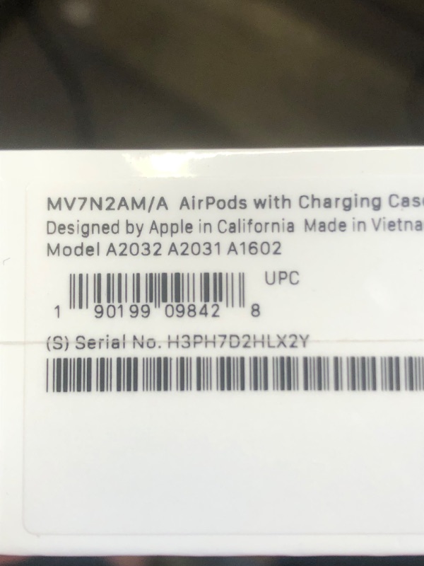 Photo 1 of Apple AirPods (2nd Generation)

