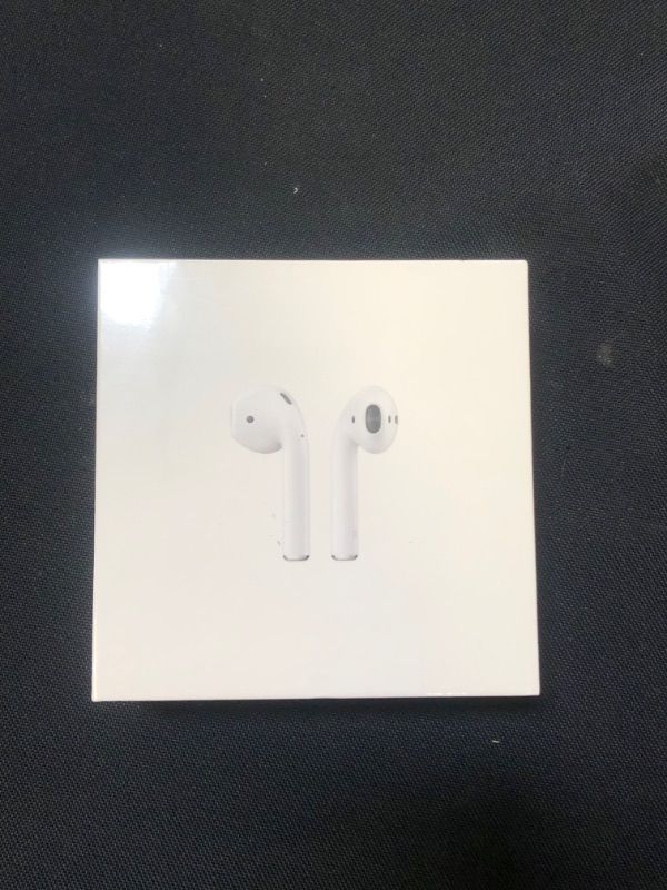 Photo 2 of Apple AirPods (2nd Generation)
