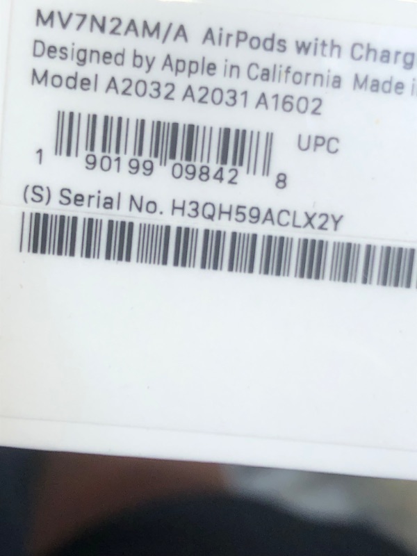 Photo 1 of Apple AirPods (2nd Generation)
