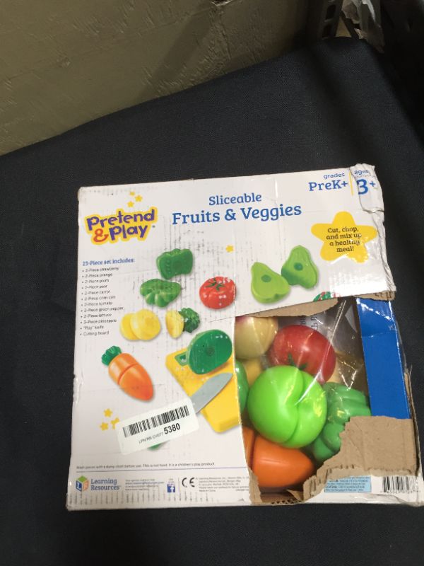 Photo 3 of Learning Resources LER7287 Pretend & Play Sliceable Fruits &- Veggies
