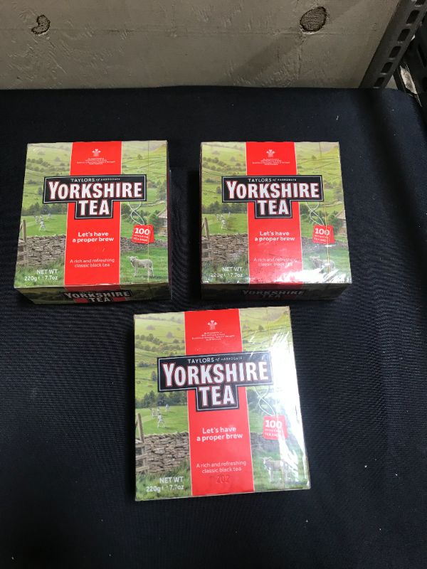 Photo 2 of Yorkshire Tea Taylors of Harrogate, Red, 100 Count ( PACK OF 3 ) ( EXP:01/2023)
