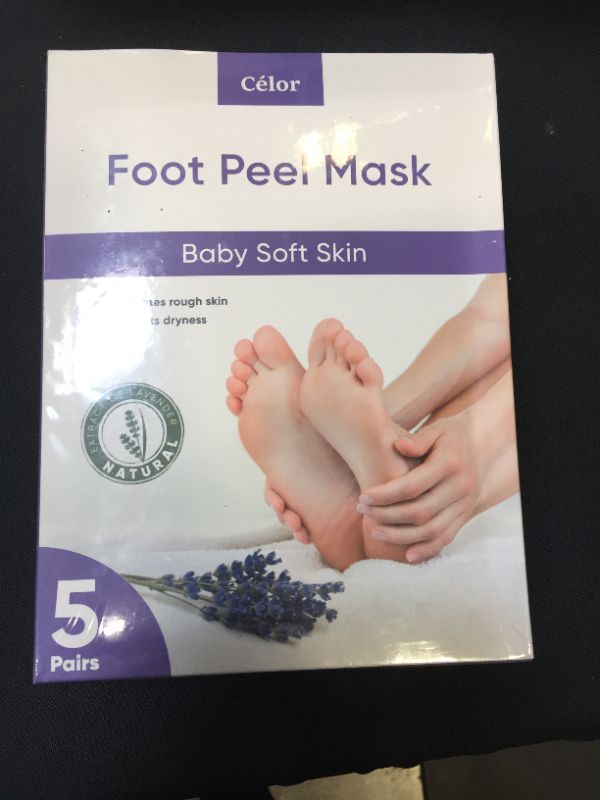 Photo 2 of ??Foot Peel Mask (2 Pairs) - Foot Mask for Baby soft skin - Remove Dead Skin | Foot Spa Foot Care for women Peel Mask with Lavender and Aloe Vera Gel for Men and Women Feet Peeling Mask Exfoliating ---- EXP 05/2023
