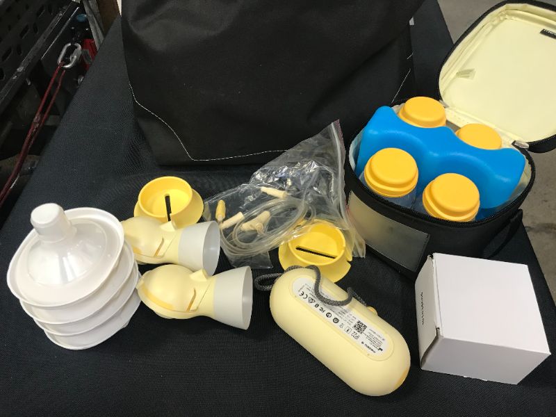 Photo 2 of Medela Freestyle Flex Breast Pump  