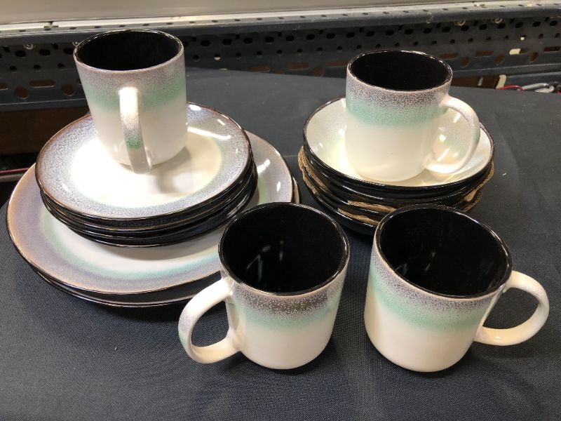 Photo 1 of 14-Piece Dinnerware Set
