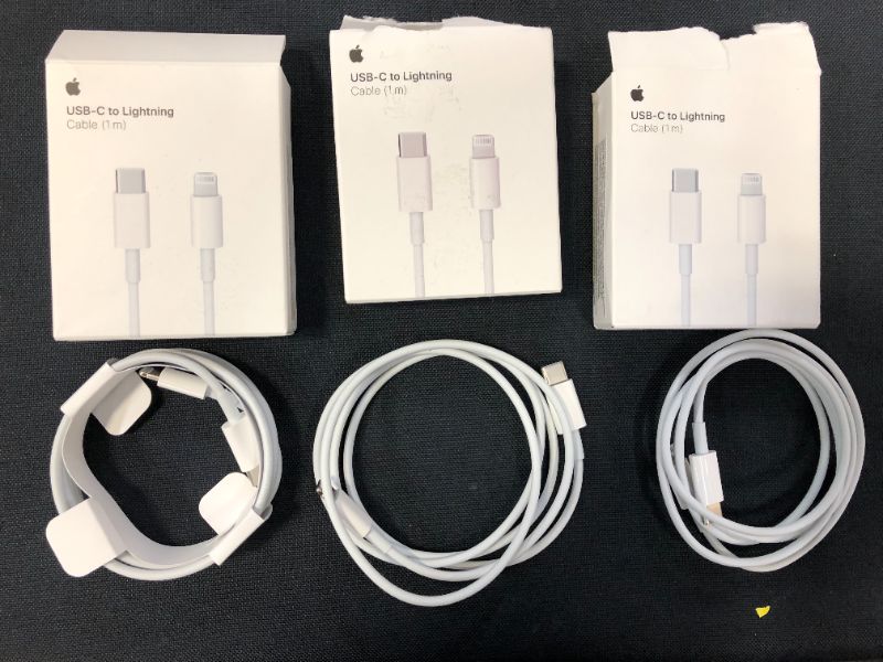 Photo 2 of Apple USB-C to Lightning Cable (1 m) --3 pack