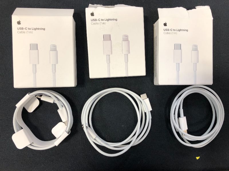 Photo 1 of Apple USB-C to Lightning Cable (1m)--3 pack