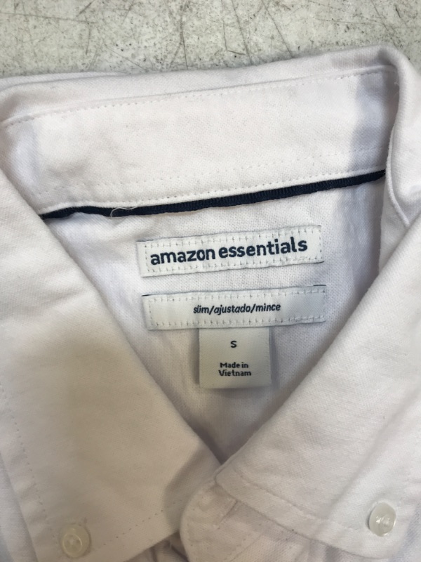 Photo 2 of AMAZON ESSENTIALS WHITE COLLAR SHIRT SIZE SM 