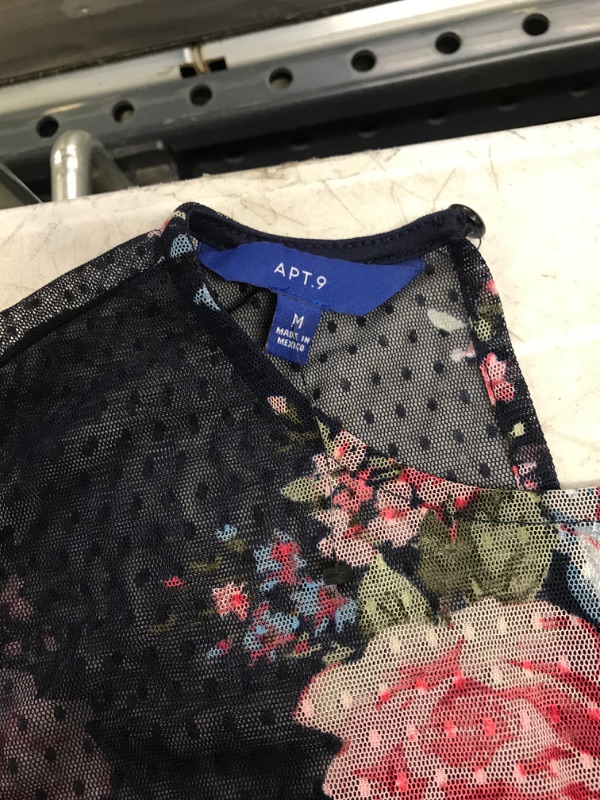 Photo 2 of APT9 FLORAL BLOUSE SIZE M 