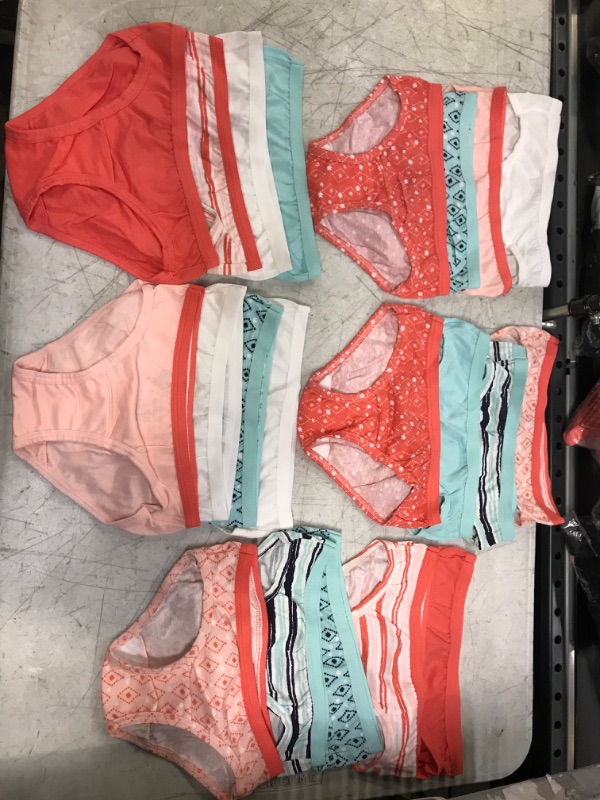 Photo 1 of 20 PAIRS OF FRUIT OF THE LOOM UNDERWEAR SIZE 6 KIDS 