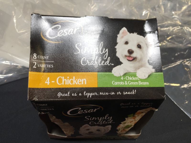 Photo 2 of Cesar SIMPLY CRAFTED Adult Wet Dog Food Cuisine Complement Variety Pack Chicken, and Chicken, Carrot and Green Bean, 1.3 Ounce Tubs

