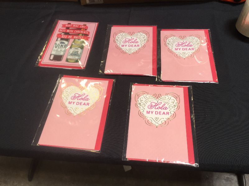 Photo 1 of 5pc Assorted Valentine's Day Greeting Cards -- Sold as is