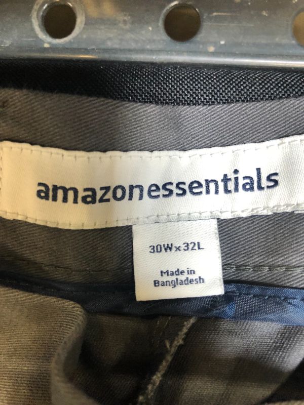 Photo 2 of AMAZON ESSENTIALS PANTS 30wX32l