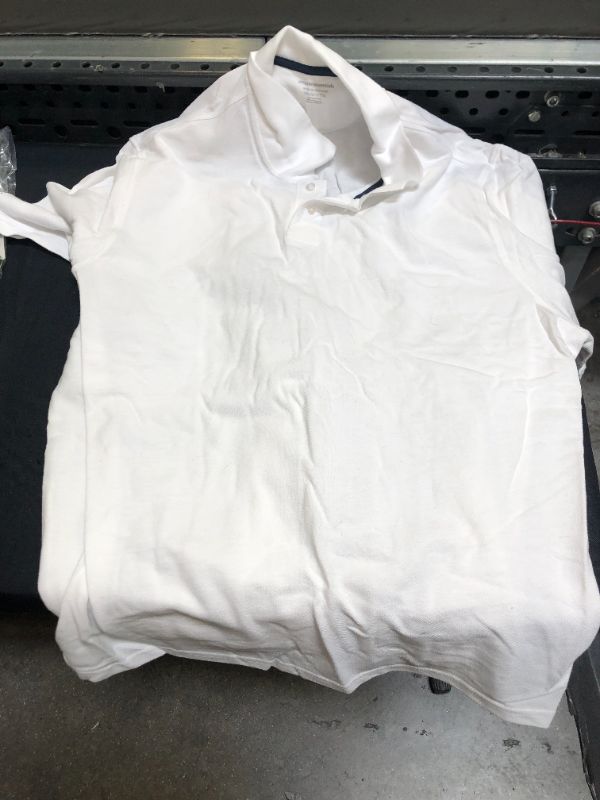 Photo 2 of Amazon Essentials Men's Standard Regular-fit Cotton Pique Polo Shirt---ITEM IS DIRTY---XXL---
