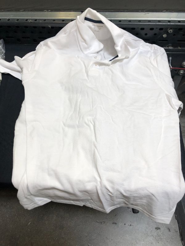 Photo 1 of Amazon Essentials Men's Standard Regular-fit Cotton Pique Polo Shirt---ITEM IS DIRTY---XXL---
