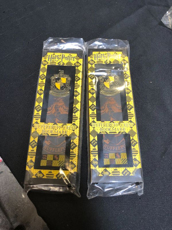 Photo 1 of 2 pack The Noble Collection Harry Potter Hufflepuff Crest Bookmark 