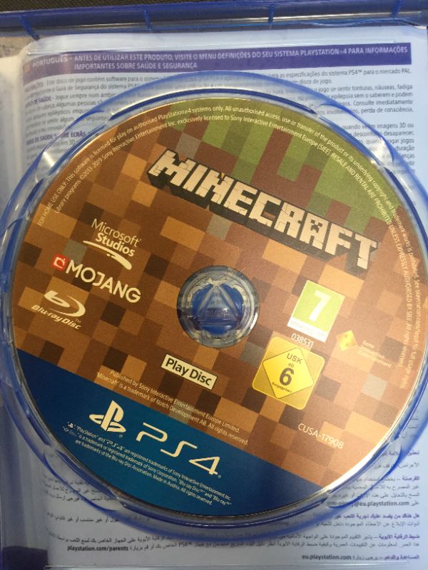 Photo 3 of Minecraft (English/Arabic Box) (PS4)---BOX DAMAGED---
