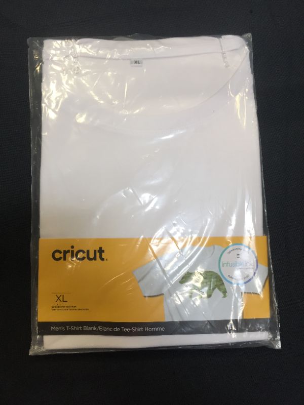 Photo 2 of Cricut mens Men's T-shirt---XL---1 PACK---
