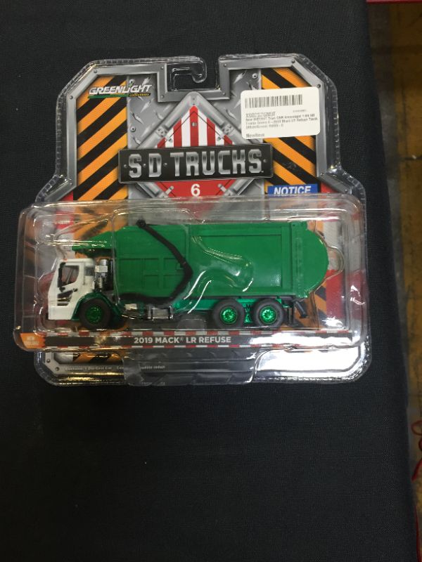 Photo 2 of GreenLight Collectibles 2019 Mack LR Refuse Trash Truck 1/64 Diecast Models by Greenlight---mini size