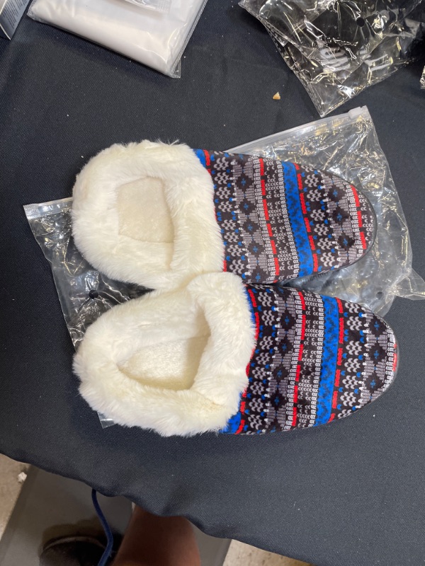 Photo 1 of Generic slippers sz 39