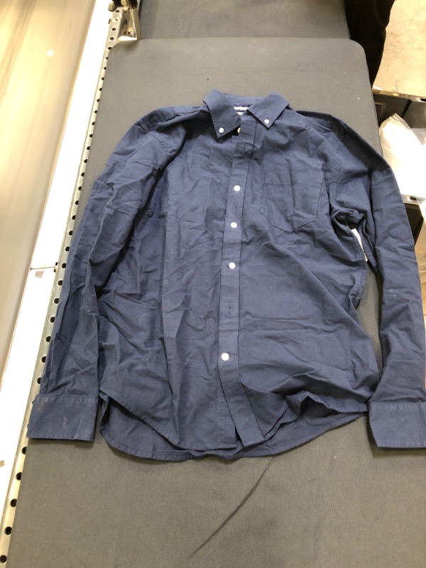 Photo 2 of Amazon Essentials Men's Slim-fit Long-Sleeve Solid Pocket Oxford Shirt, Medium

