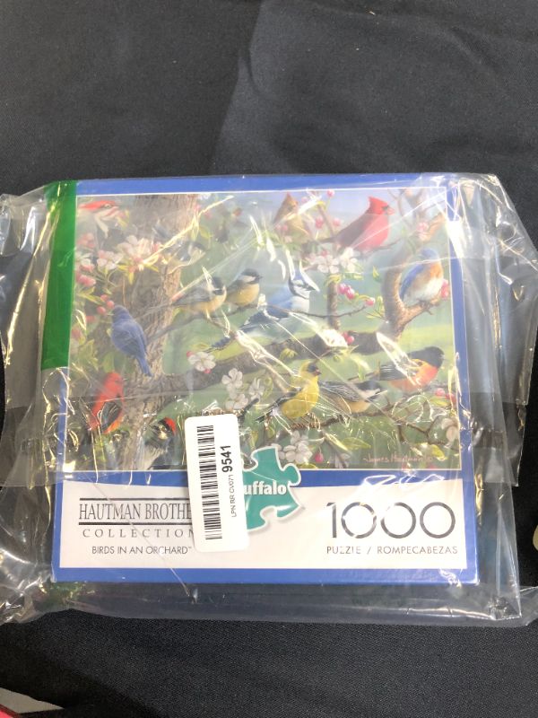 Photo 1 of 1000 PIECE BIRD PUZZLE 