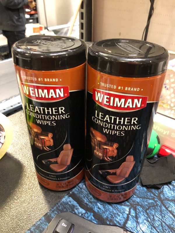 Photo 2 of 2x Weiman Leather Cleaner & Conditioner Wipes With UV Protection, Prevent Cracking Or Fading Of Leather Couches, Car Seats, Shoes, Purses - 30 ct
