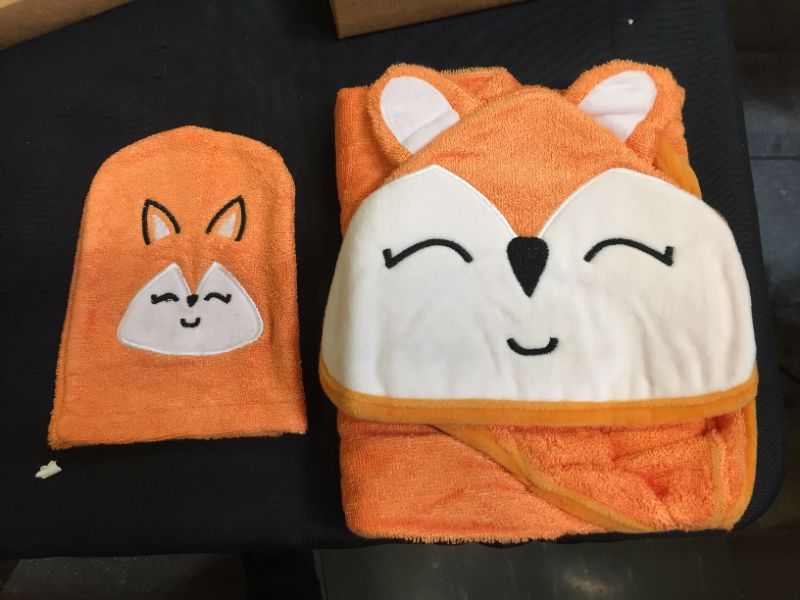 Photo 2 of Fox Style Bamboo Baby Hooded Bath Towel & Washing Glove Set - Size 40x28”, Soft and Comfortable, Ultra Absorbent, 100% Natural for Baby (Orange)
