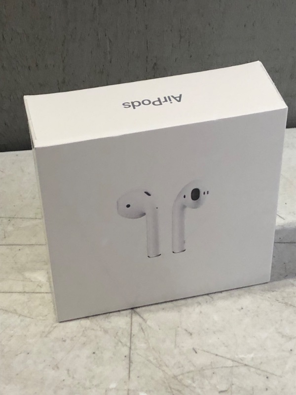 Photo 2 of Apple AirPods (2nd Generation)
