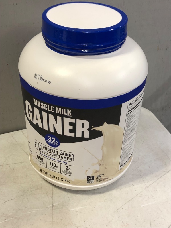 Photo 2 of Muscle Milk Gainer Protein Powder, Vanilla Crème, 32g Protein, 5 Pound BB NOV 04 2022
